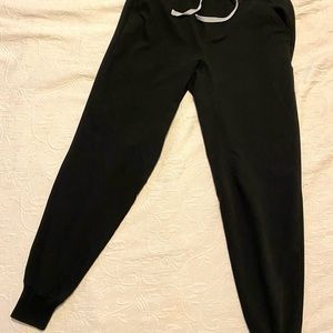 Men’s medium FIGS jogger style pants